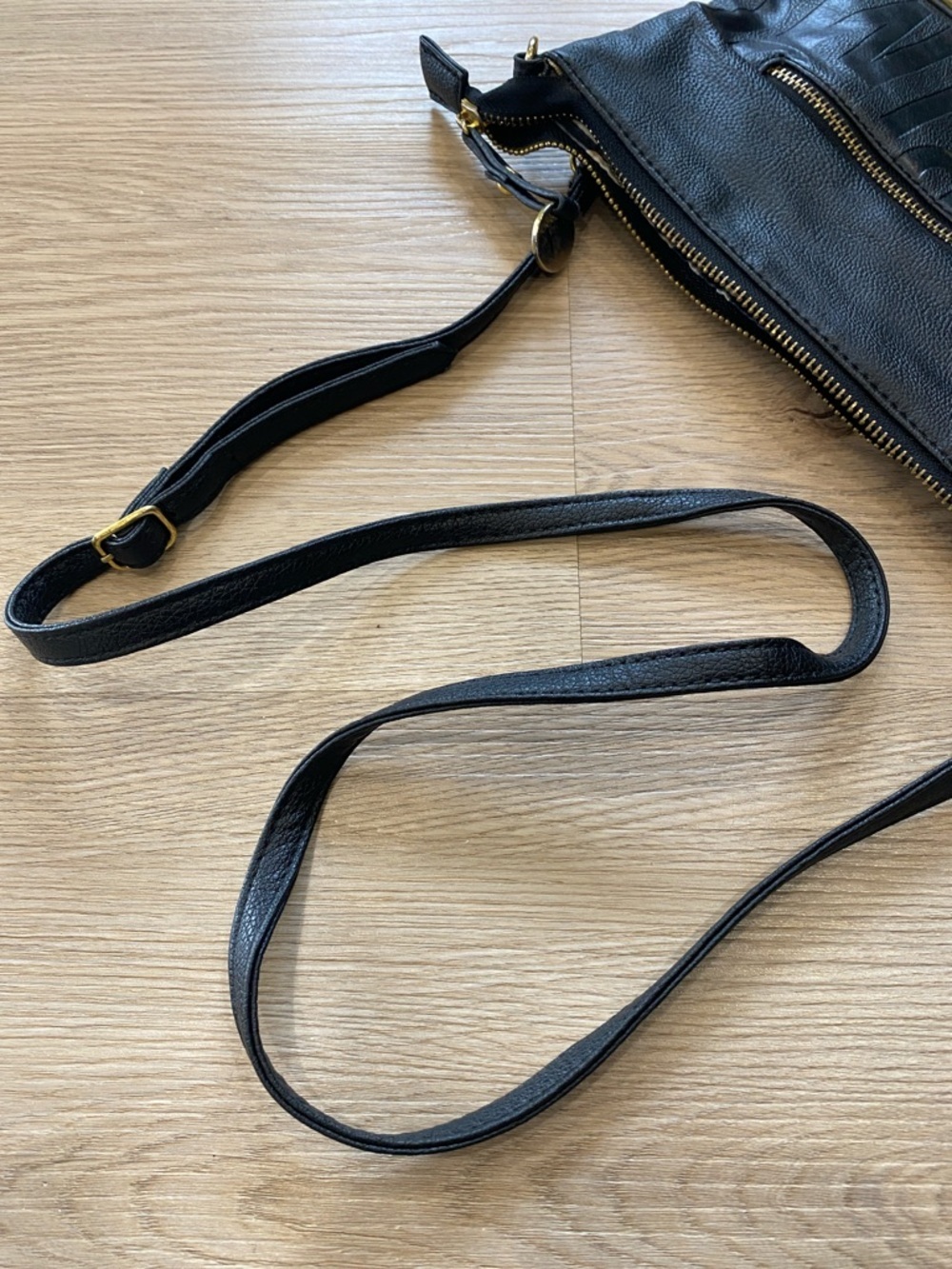 Marc by Marc Jacobs Black Leather Crossbody Bag Logo Embossed Shoulder Purse - Picture 8 of 8